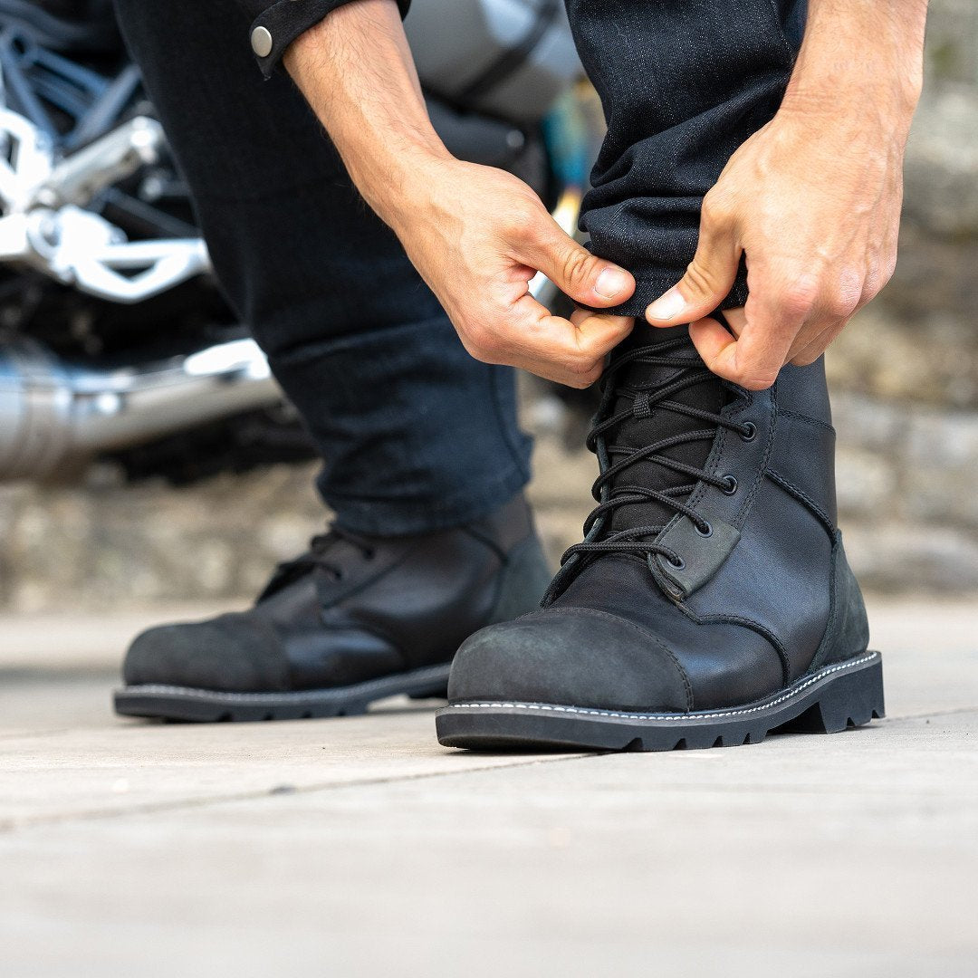 Alpinestars Sektor Shoes Black/White Motorbike Boots | Motorcycle