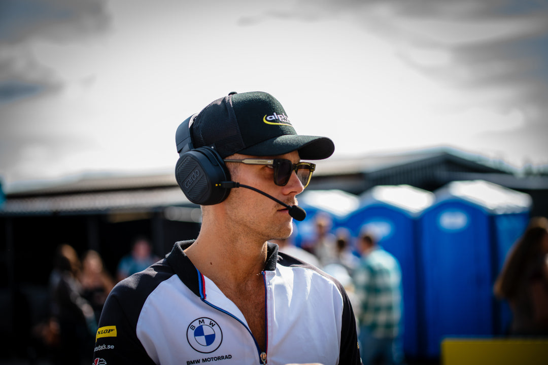 cardo-packtalk-edge-edgephones-headset