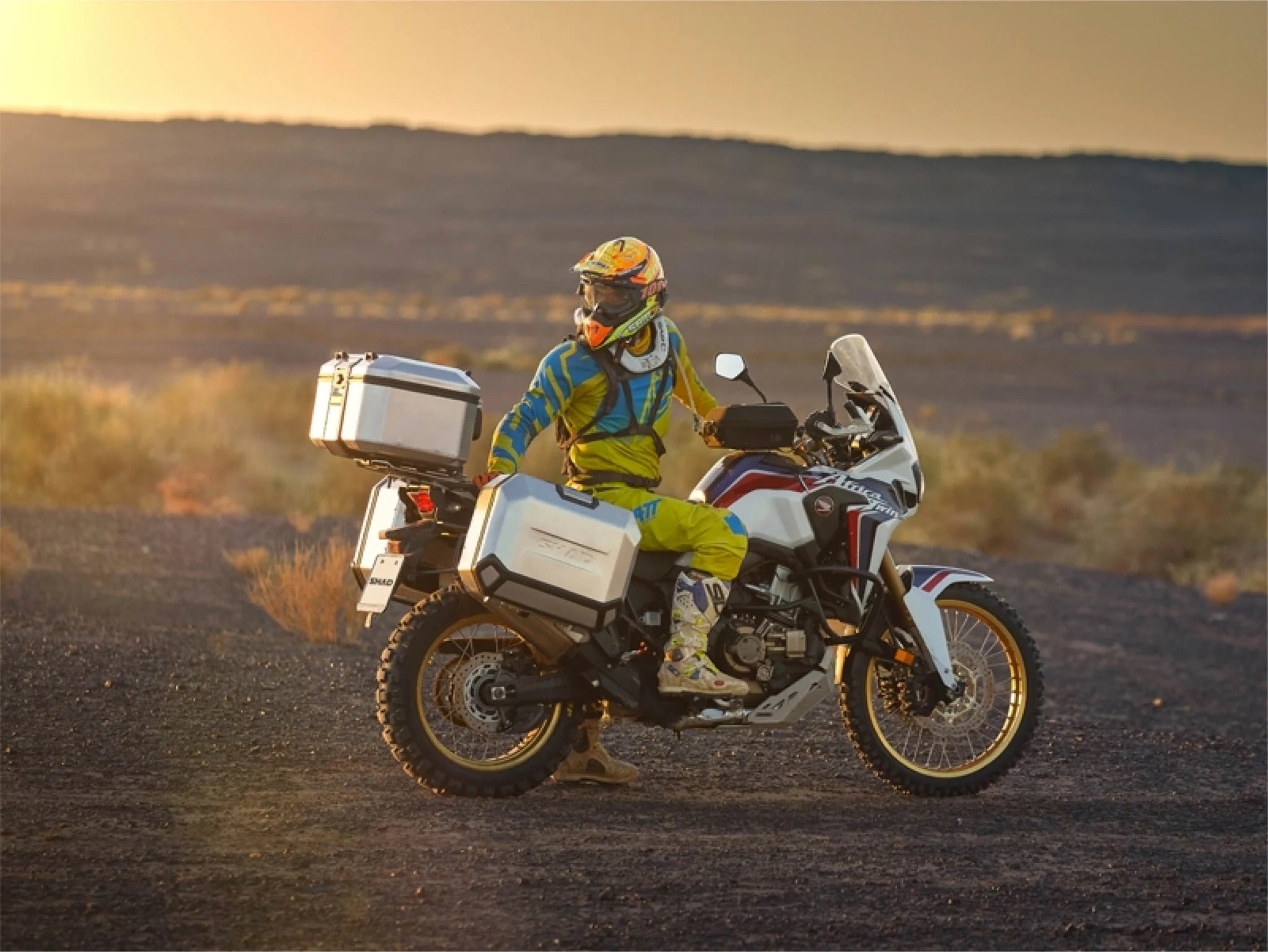 shad-terra-tr48-motorcycle-top-case